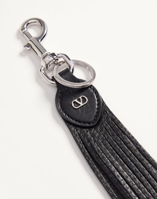 Valentino Garavani - Valentino Garavani Vlogo Signature Key Ring In Grainy Calfskin And Metal - Black - Man - Other Accessories